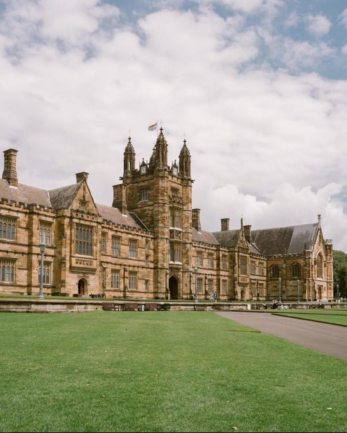Comfy Close To Central, Usyd & Uts